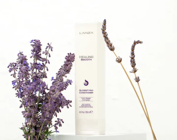 L'anza Healing Smooth Glossifying conditioner